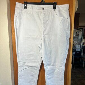 No Boundaries, size 21, White skinny jean